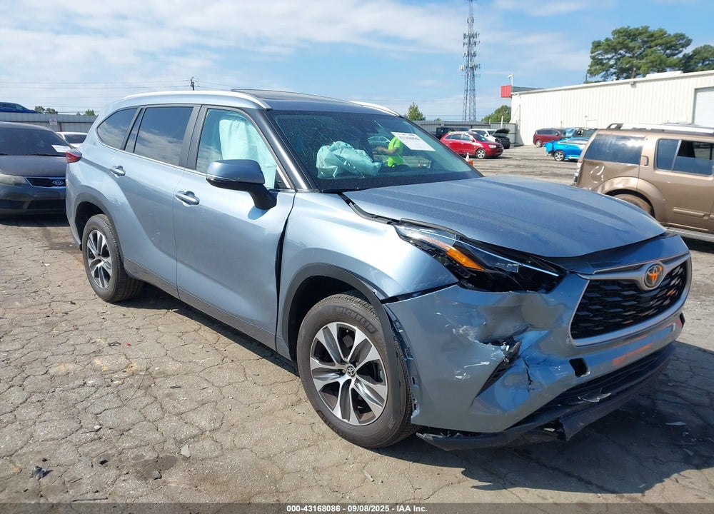 2023 TOYOTA HIGHLANDER XLE VIN: 5TDKDRAH1PS003728