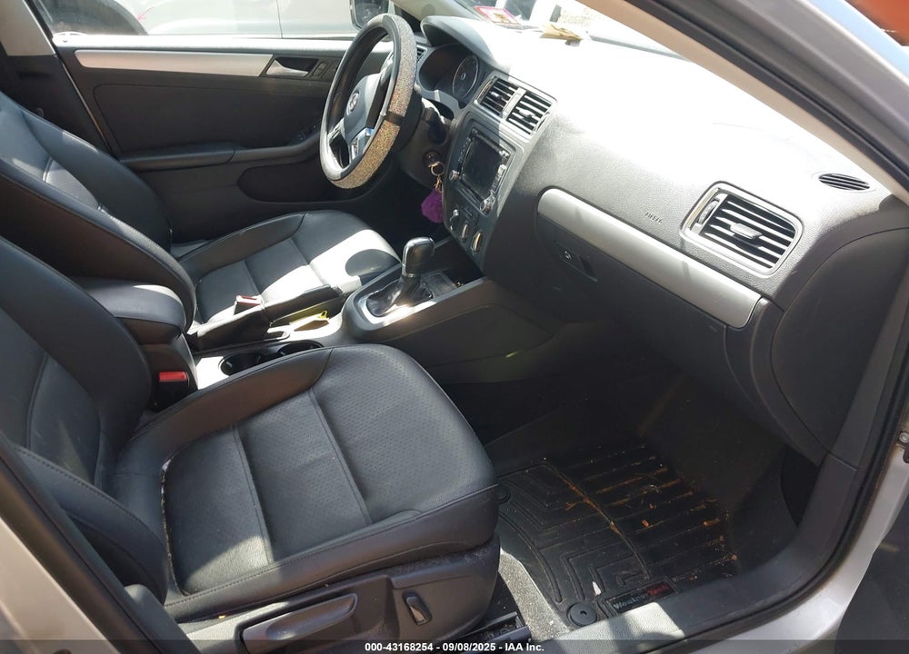 2013 VOLKSWAGEN JETTA VIN: 3VWDP7AJ1DM397716