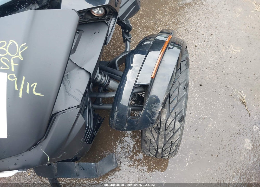2021 CAN-AM SPYDER ROADSTER F3-S/F3-S SPECIAL SERIES VIN: 2BXRDDD21MV000039