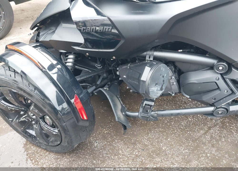 2021 CAN-AM SPYDER ROADSTER F3-S/F3-S SPECIAL SERIES VIN: 2BXRDDD21MV000039