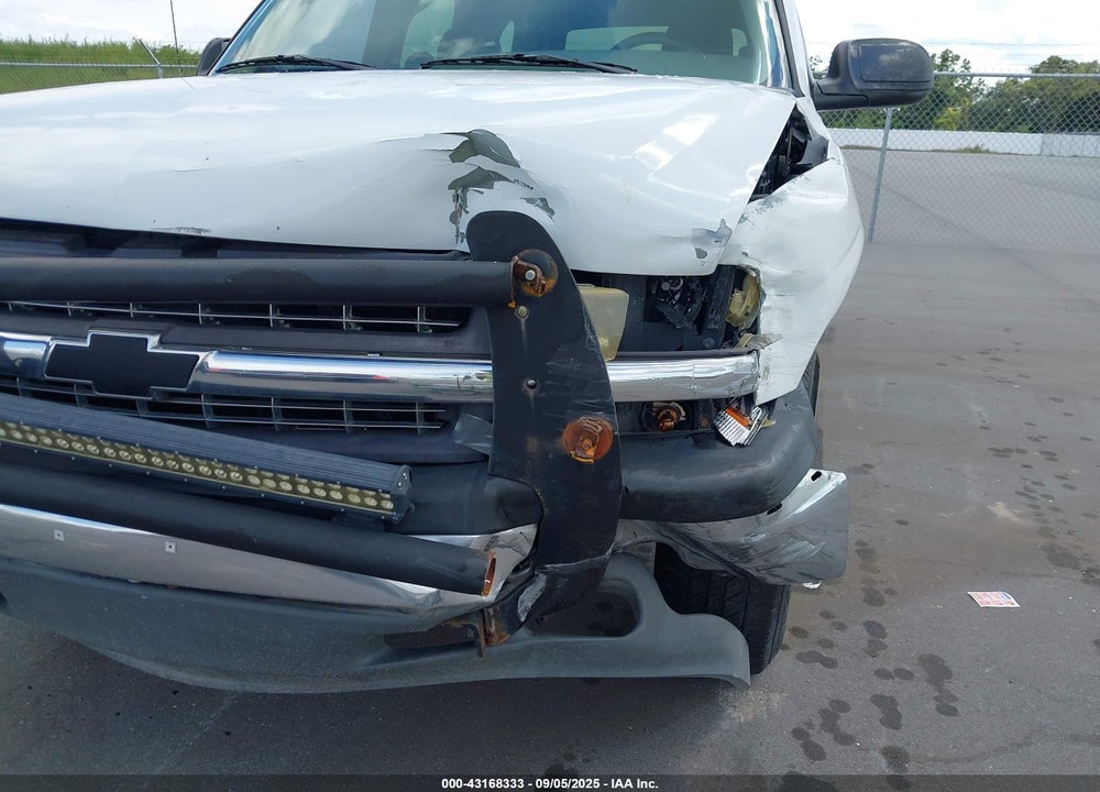 2000 CHEVROLET TAHOE ALL NEW LS VIN: 1GNEK13T0YJ120504