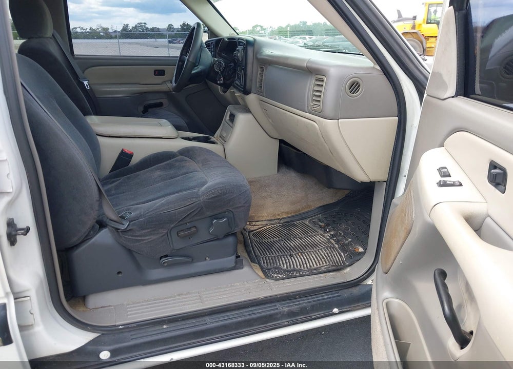 2000 CHEVROLET TAHOE ALL NEW LS VIN: 1GNEK13T0YJ120504
