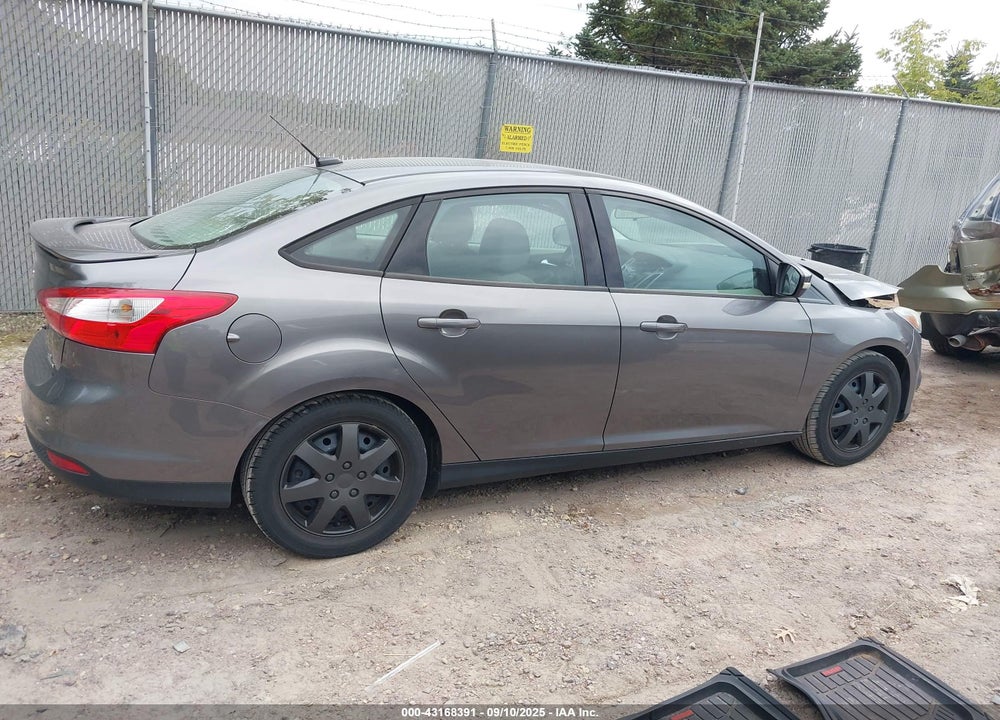 2014 FORD FOCUS VIN: 1FADP3F21EL456107