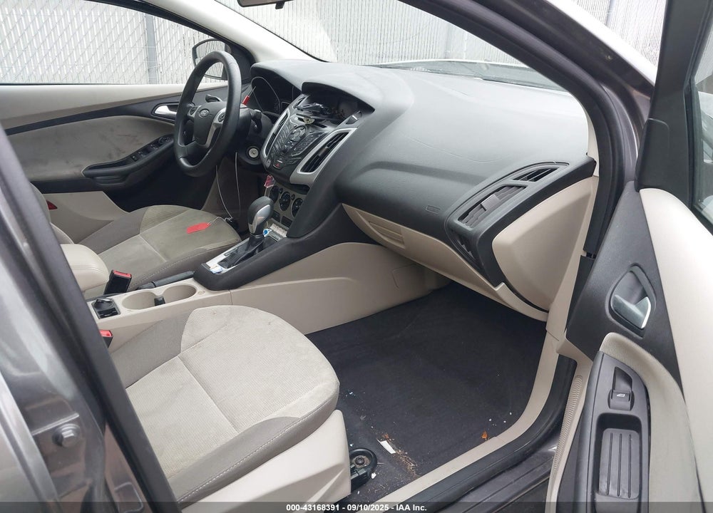 2014 FORD FOCUS VIN: 1FADP3F21EL456107