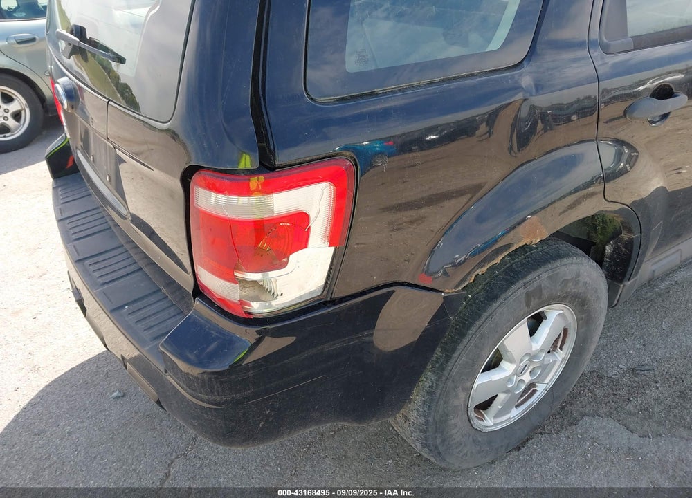2009 FORD ESCAPE VIN: 1FMCU02749KB78972