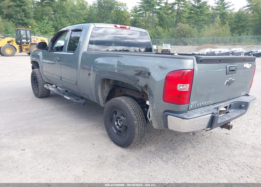 2011 CHEVROLET SILVERADO 1500 LT VIN: 1GCRKSE31BZ418341