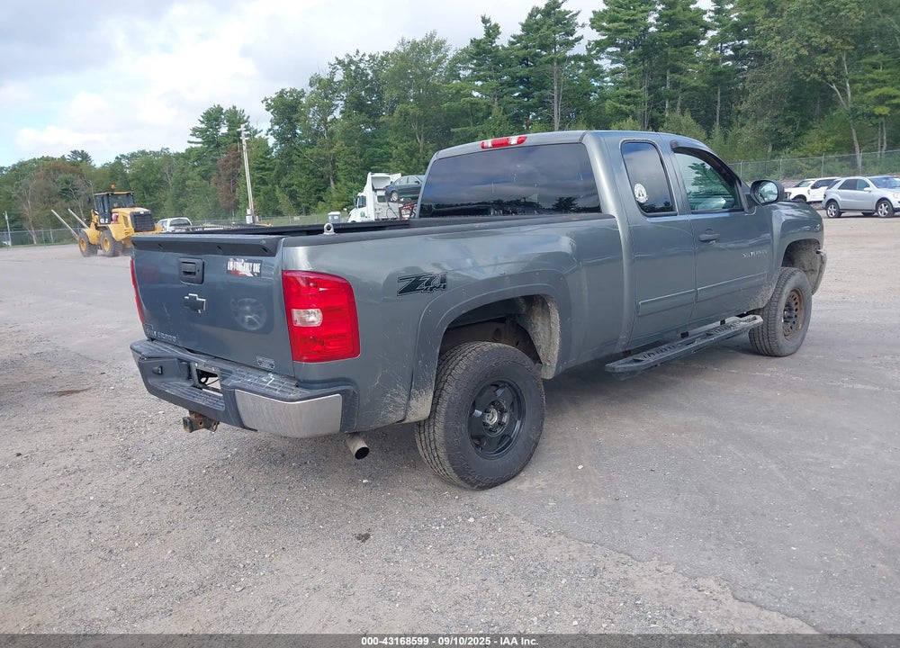 2011 CHEVROLET SILVERADO 1500 LT VIN: 1GCRKSE31BZ418341