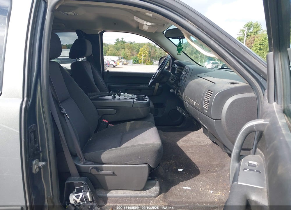 2011 CHEVROLET SILVERADO 1500 LT VIN: 1GCRKSE31BZ418341