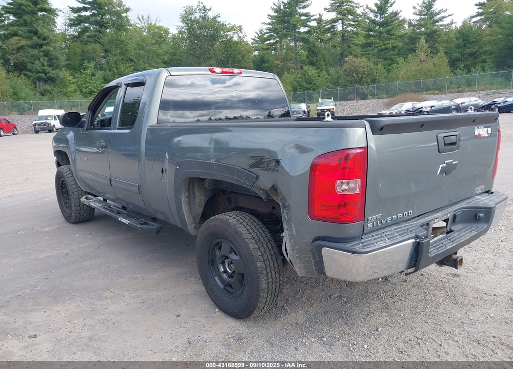 2011 CHEVROLET SILVERADO 1500 LT VIN: 1GCRKSE31BZ418341