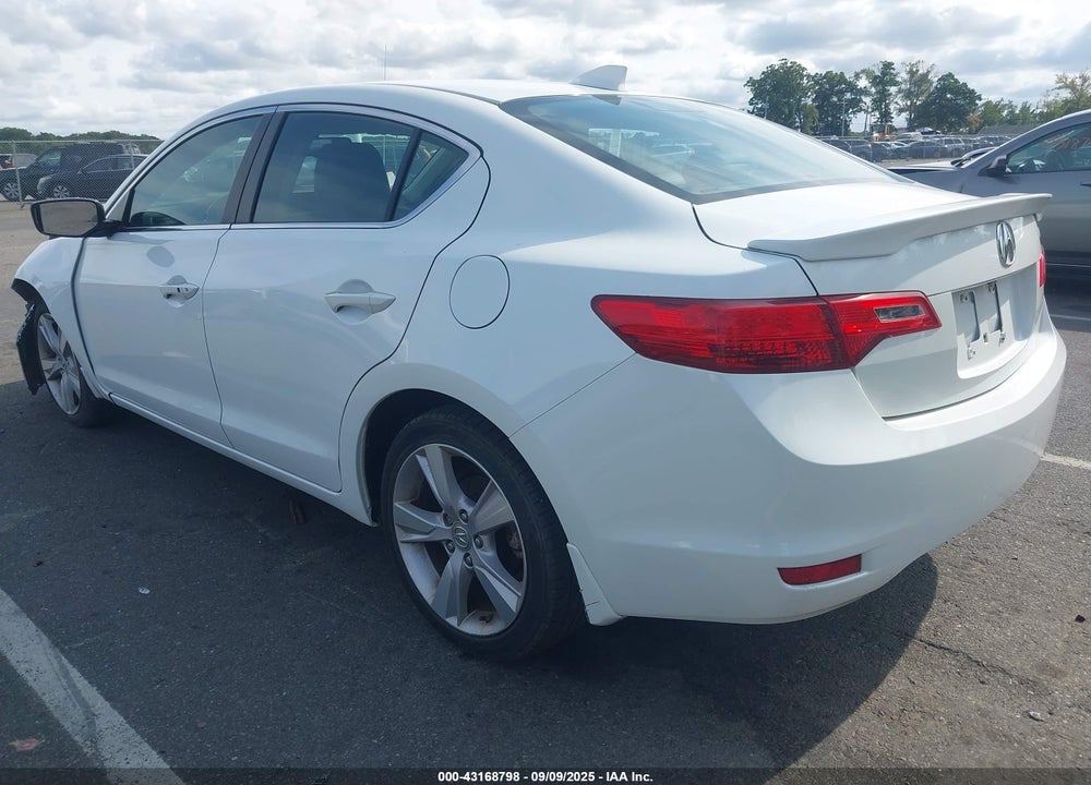 2015 ACURA ILX 2.0L VIN: 19VDE1F31FE005369