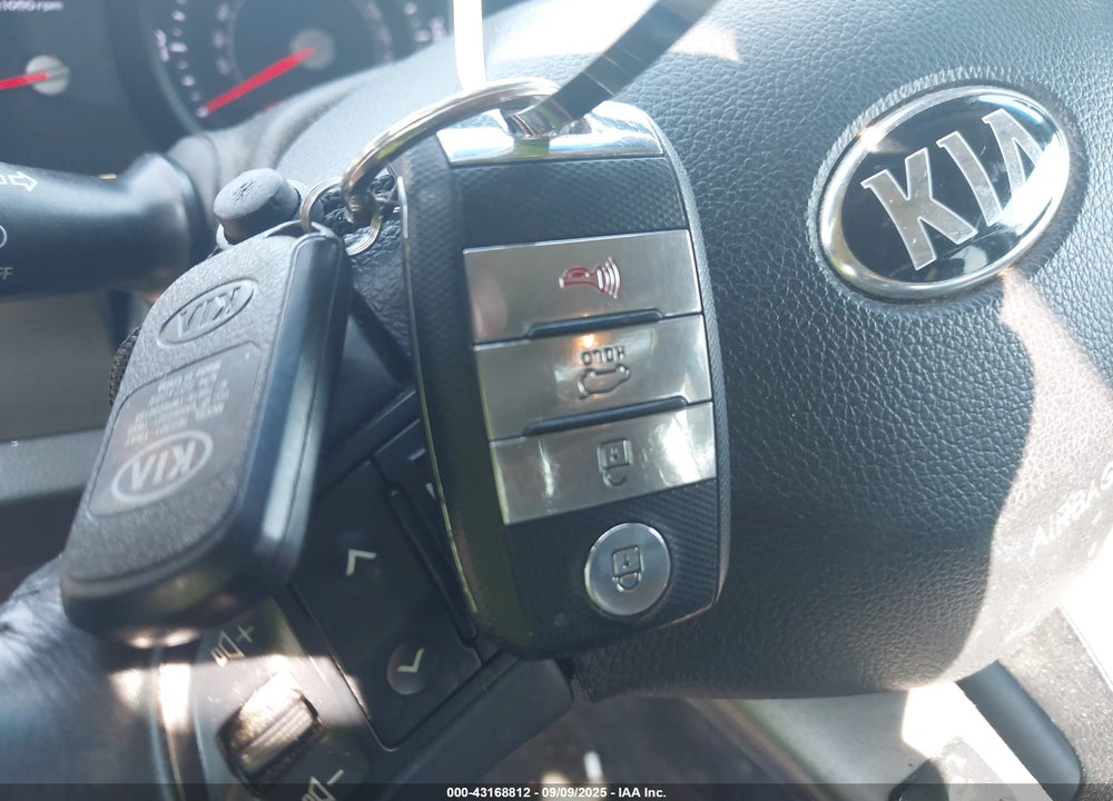 2015 KIA SPORTAGE VIN: KNDPCCAC1F7746683