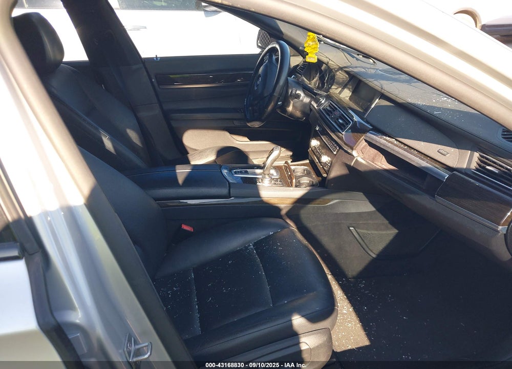 2013 BMW 740LI VIN: WBAYE4C5XDD137025