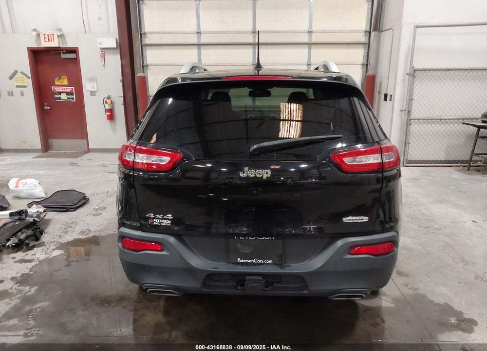 2017 JEEP CHEROKEE LATITUDE 4X4 VIN: 1C4PJMCS8HW634360