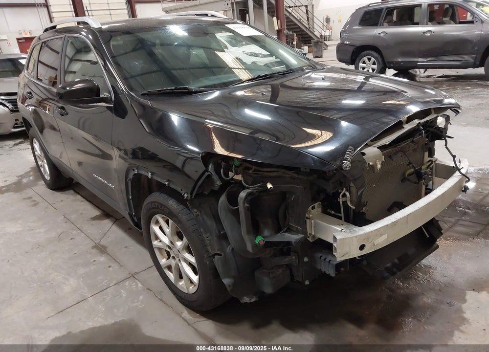 2017 JEEP CHEROKEE LATITUDE 4X4 VIN: 1C4PJMCS8HW634360
