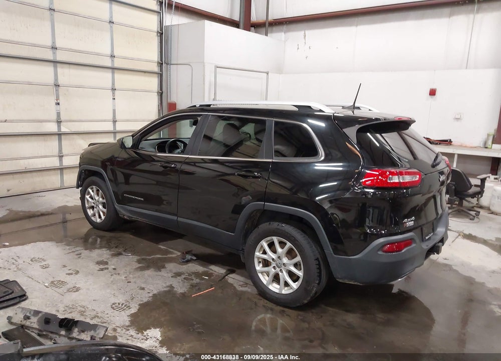 2017 JEEP CHEROKEE LATITUDE 4X4 VIN: 1C4PJMCS8HW634360