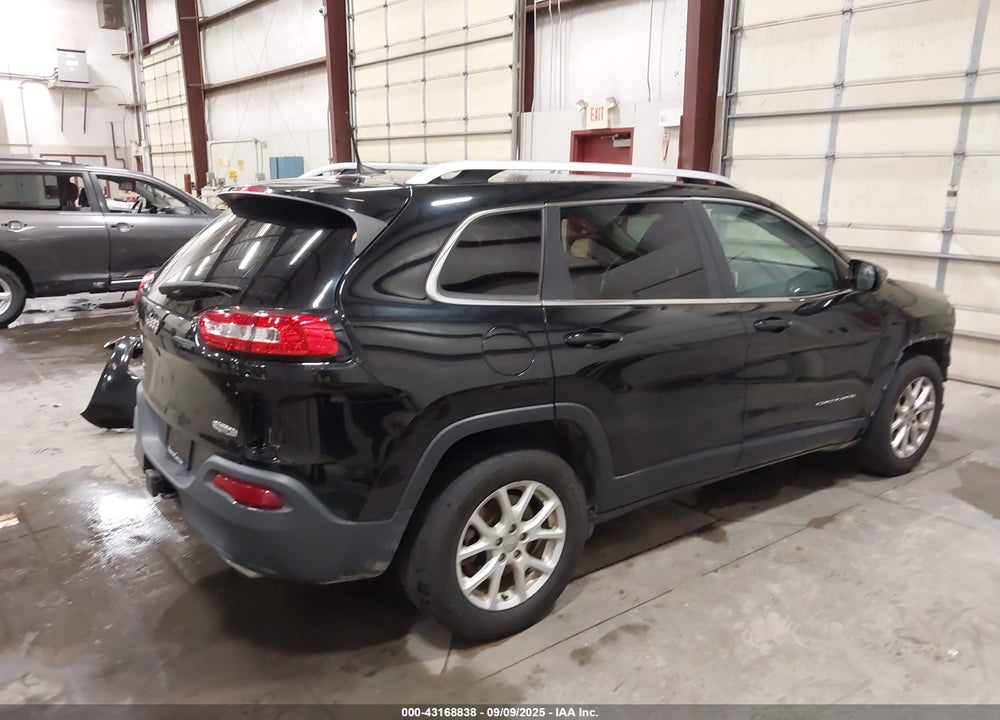 2017 JEEP CHEROKEE LATITUDE 4X4 VIN: 1C4PJMCS8HW634360