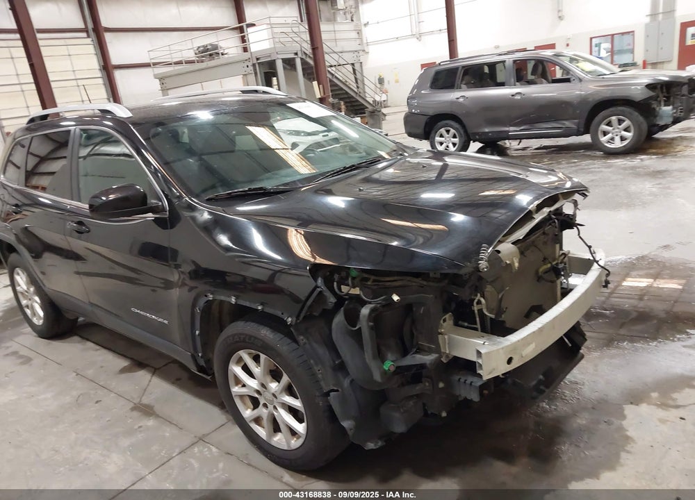 2017 JEEP CHEROKEE LATITUDE 4X4 VIN: 1C4PJMCS8HW634360
