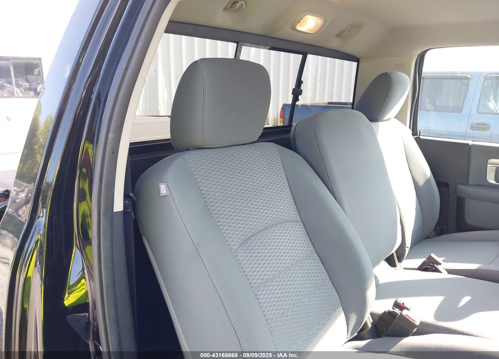 2014 RAM 1500 VIN: 3C6JR7AG2EG161149