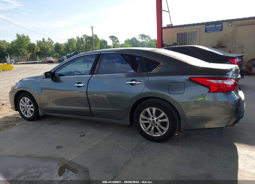 2017 NISSAN ALTIMA VIN: 1N4AL3APXHN325123