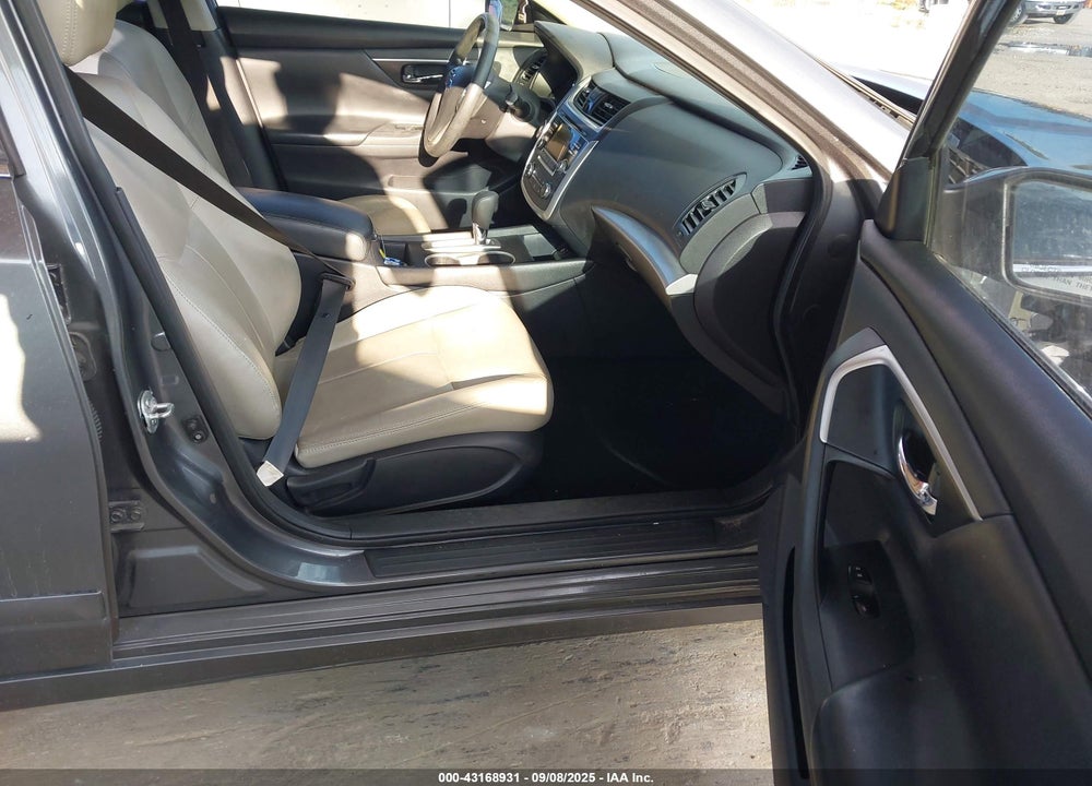 2017 NISSAN ALTIMA VIN: 1N4AL3APXHN325123