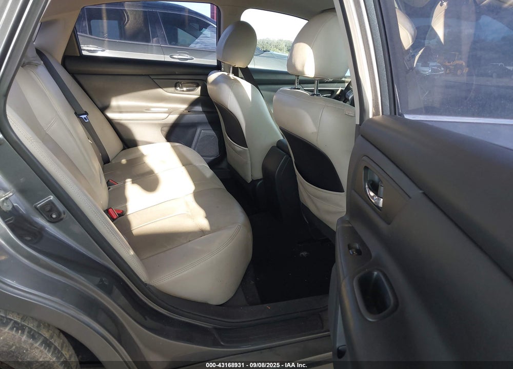 2017 NISSAN ALTIMA VIN: 1N4AL3APXHN325123