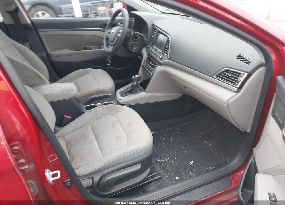2017 HYUNDAI ELANTRA VIN: 5NPD84LF4HH025502