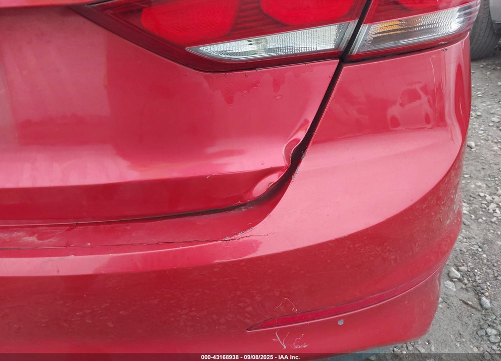 2017 HYUNDAI ELANTRA VIN: 5NPD84LF4HH025502