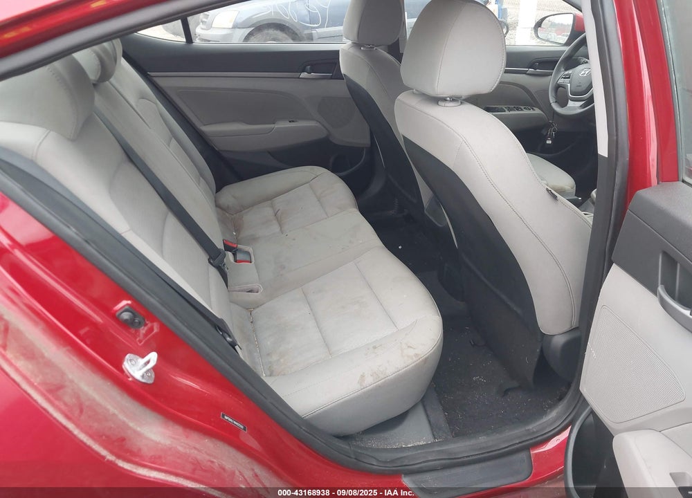 2017 HYUNDAI ELANTRA VIN: 5NPD84LF4HH025502