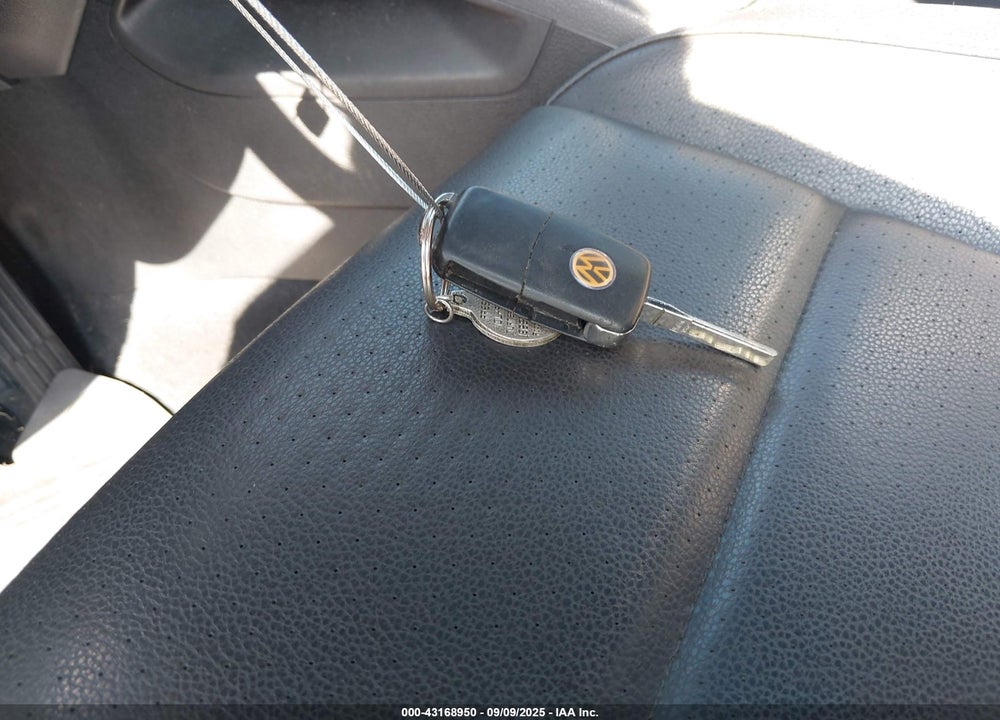 2008 VOLKSWAGEN EOS TURBO VIN: WVWAA71F68V048081