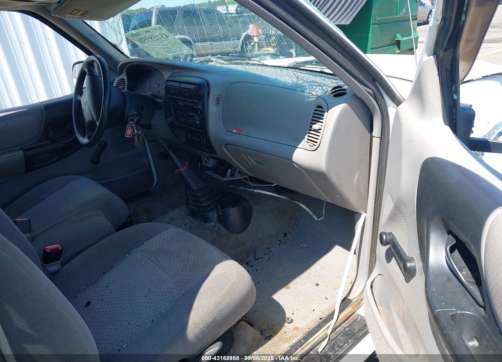 1998 MAZDA B2500 SE VIN: 4F4YR16C4WTM33951