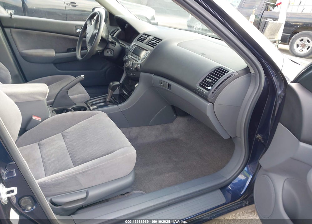 2007 HONDA ACCORD 2.4 SE VIN: JHMCM56337C013106