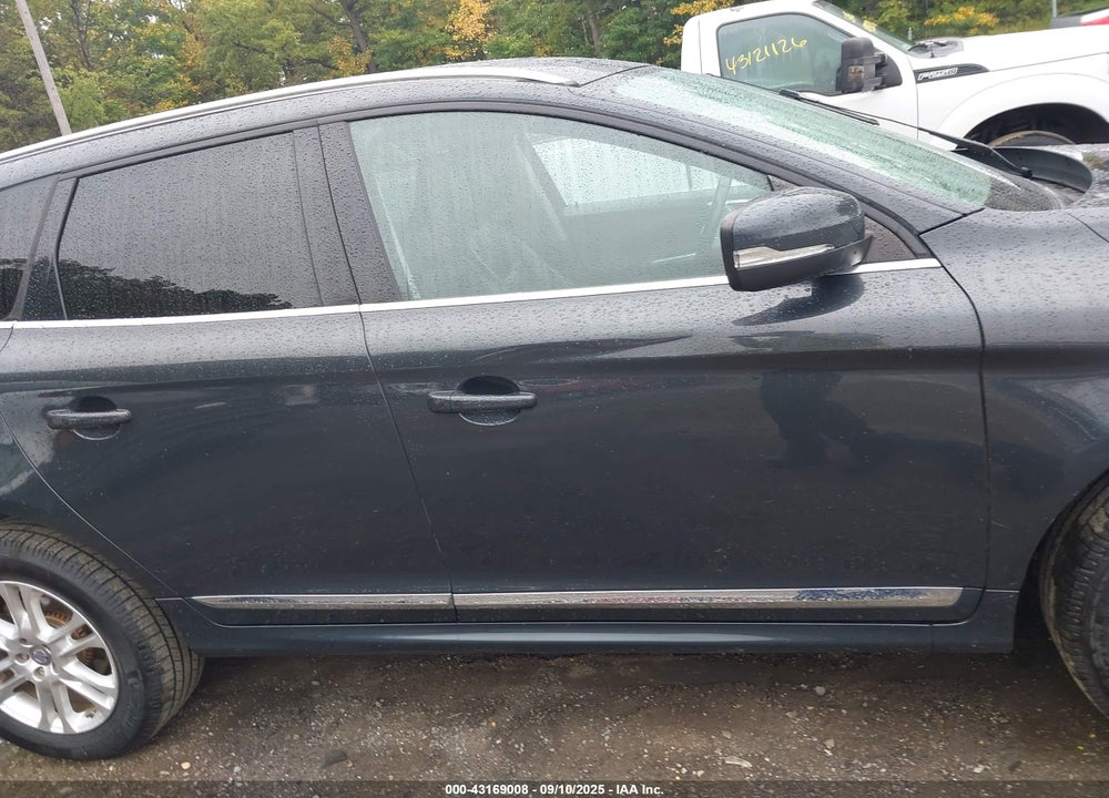 2014 VOLVO XC60 VIN: YV4940DZ4E2509957