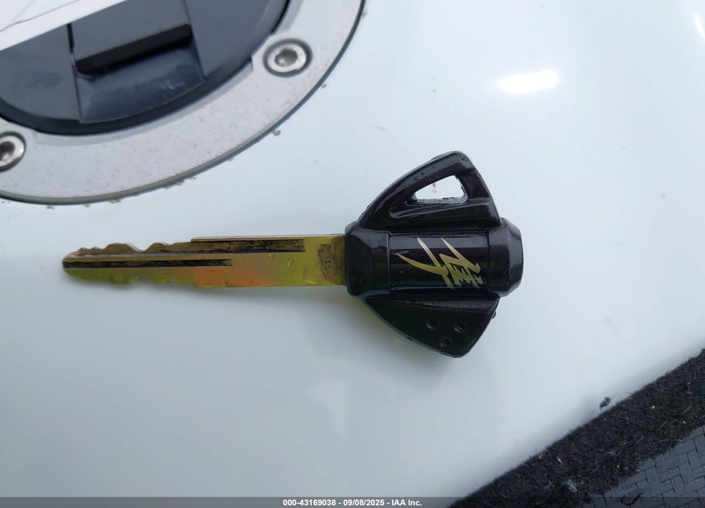 2009 SUZUKI GSX1300 R VIN: JS1GX72A292101822