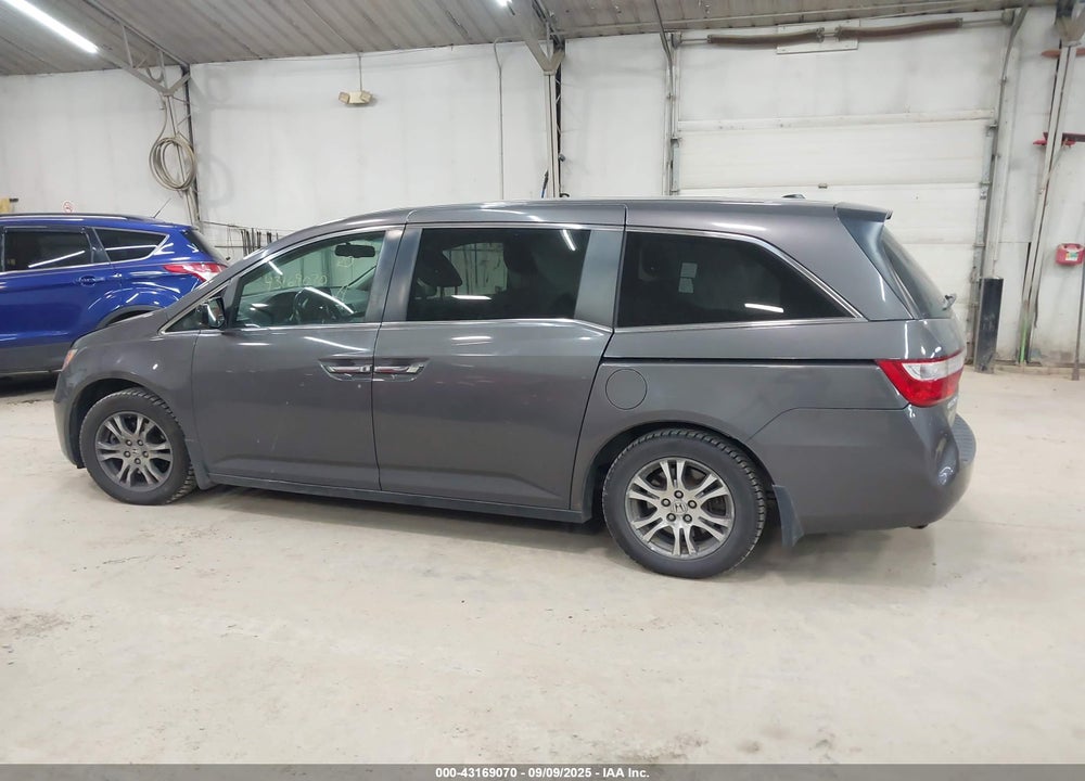 2013 HONDA ODYSSEY EX-L VIN: 5FNRL5H62DB084320