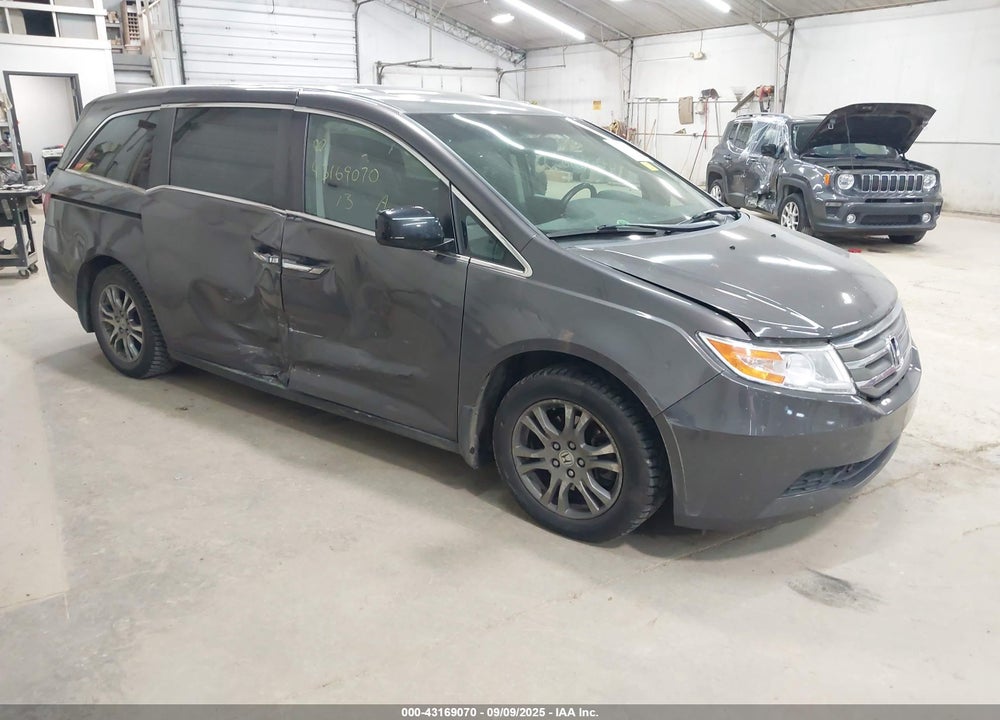 2013 HONDA ODYSSEY EX-L VIN: 5FNRL5H62DB084320