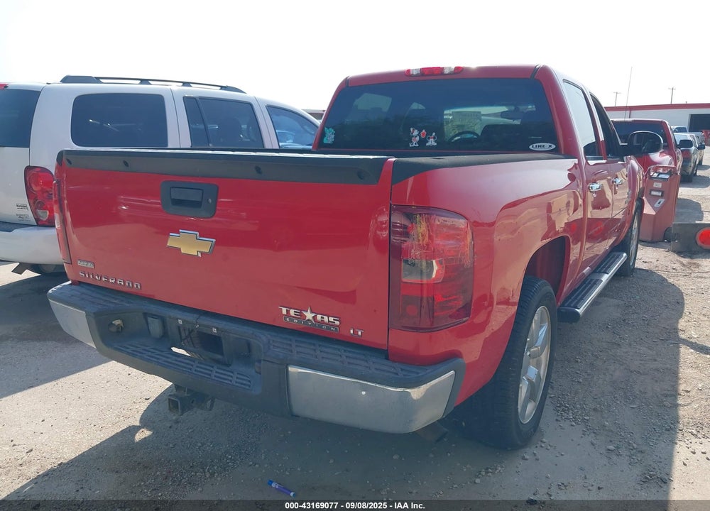 2011 CHEVROLET SILVERADO 1500 LT VIN: 3GCPCSE07BG201550