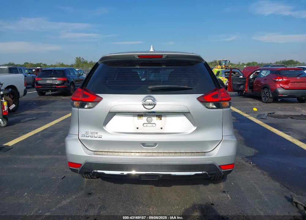 2017 NISSAN ROGUE S VIN: KNMAT2MT6HP555825