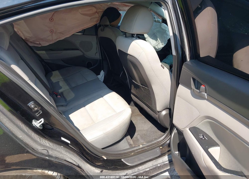 2018 HYUNDAI ELANTRA VIN: KMHD84LF1JU475602