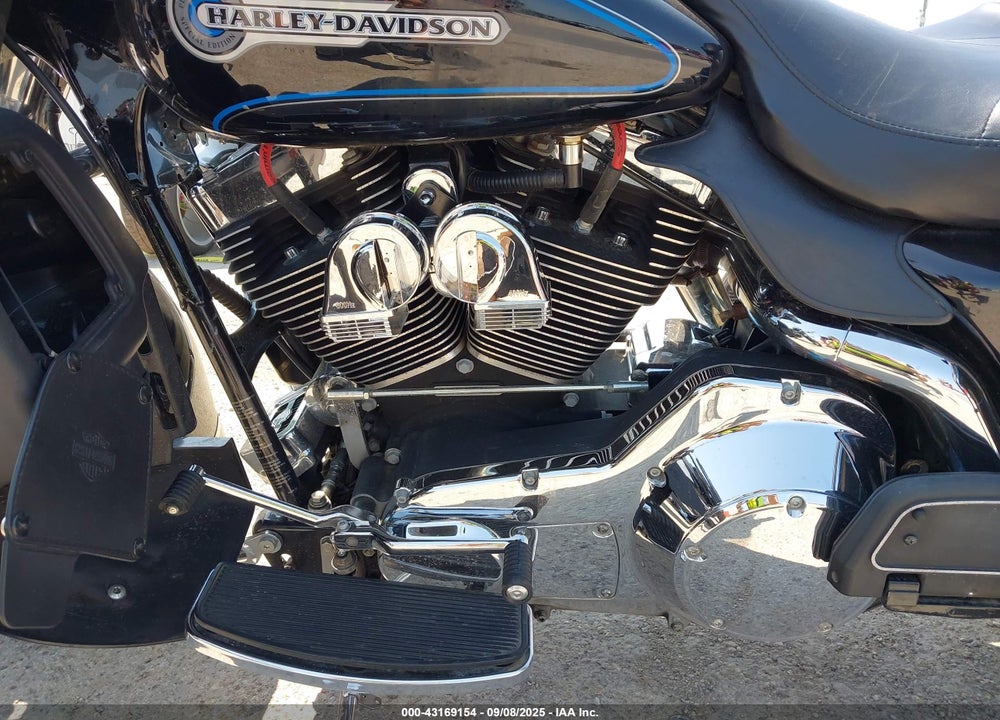 2006 HARLEY-DAVIDSON FLHTCUI SHRINE VIN: 1HD1FLW166Y677339