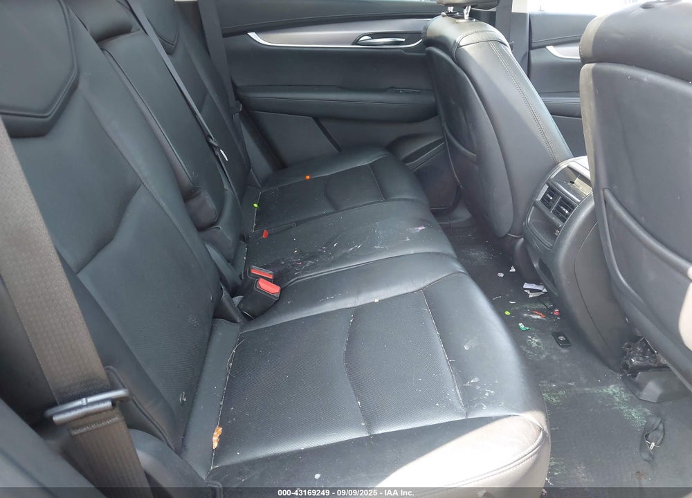 2017 CADILLAC XT5 VIN: 1GYKNDRS4HZ177917