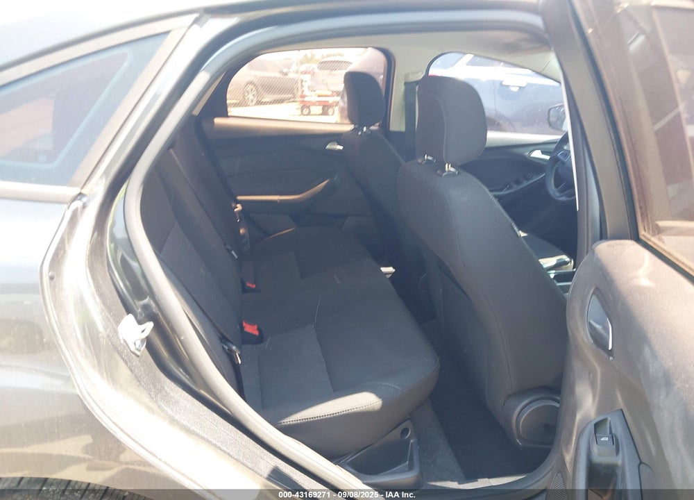2018 FORD FOCUS VIN: 1FADP3F2XJL275257