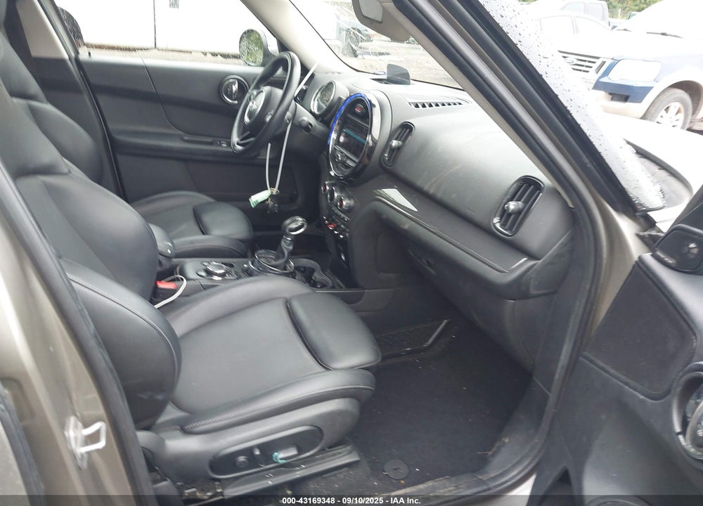 2017 MINI COUNTRYMAN COOPER VIN: WMZYV5C32H3E02543