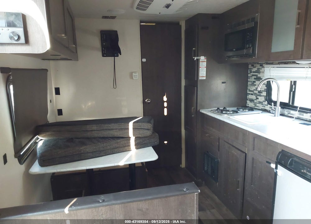 2019 FOREST RIVER FXS SALEM VIN: 4X4TSMU17KY002943