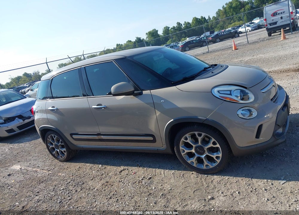 2014 FIAT 500L TREKKING VIN: ZFBCFADH1EZ019213
