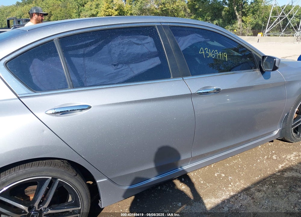 2016 HONDA ACCORD VIN: 1HGCR2F56GA165686