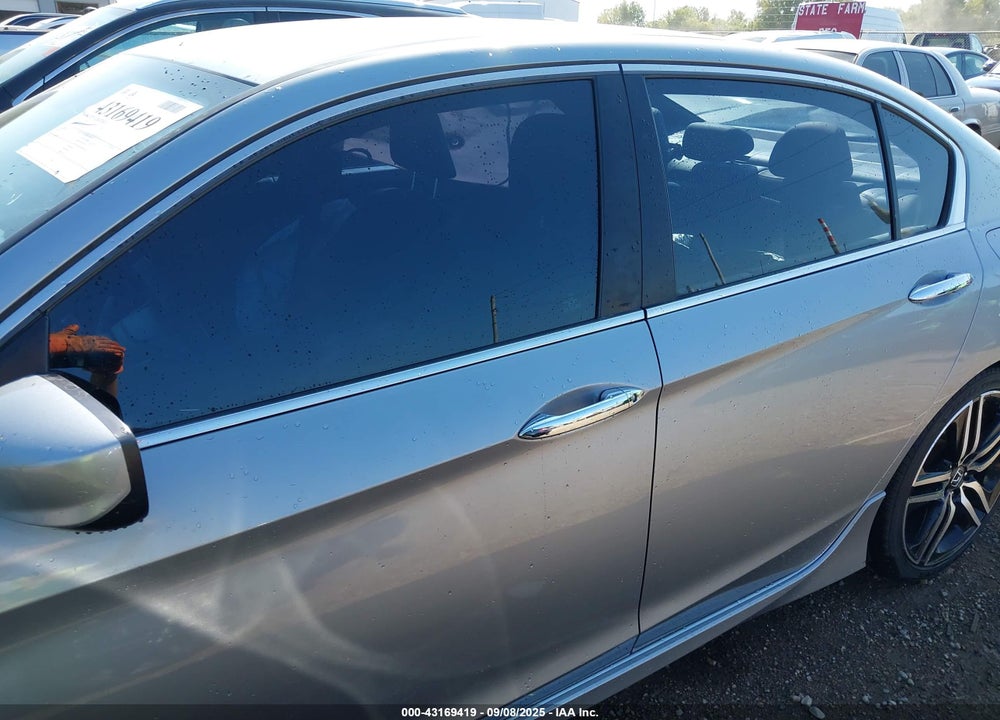 2016 HONDA ACCORD VIN: 1HGCR2F56GA165686