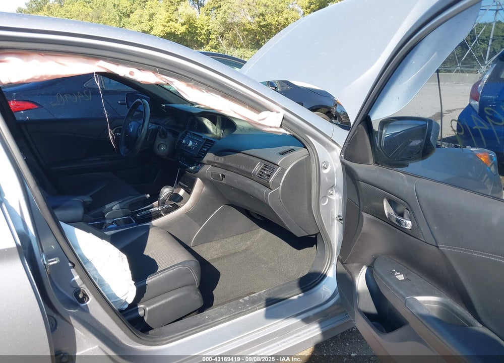 2016 HONDA ACCORD VIN: 1HGCR2F56GA165686