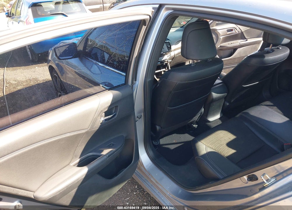 2016 HONDA ACCORD VIN: 1HGCR2F56GA165686