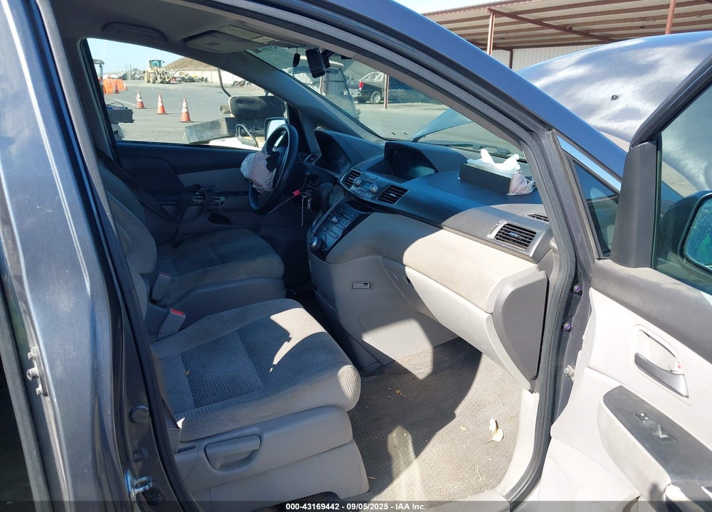 2011 HONDA ODYSSEY LX VIN: 5FNRL5H20BB006872