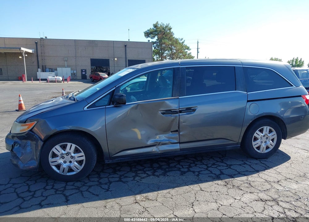 2011 HONDA ODYSSEY LX VIN: 5FNRL5H20BB006872